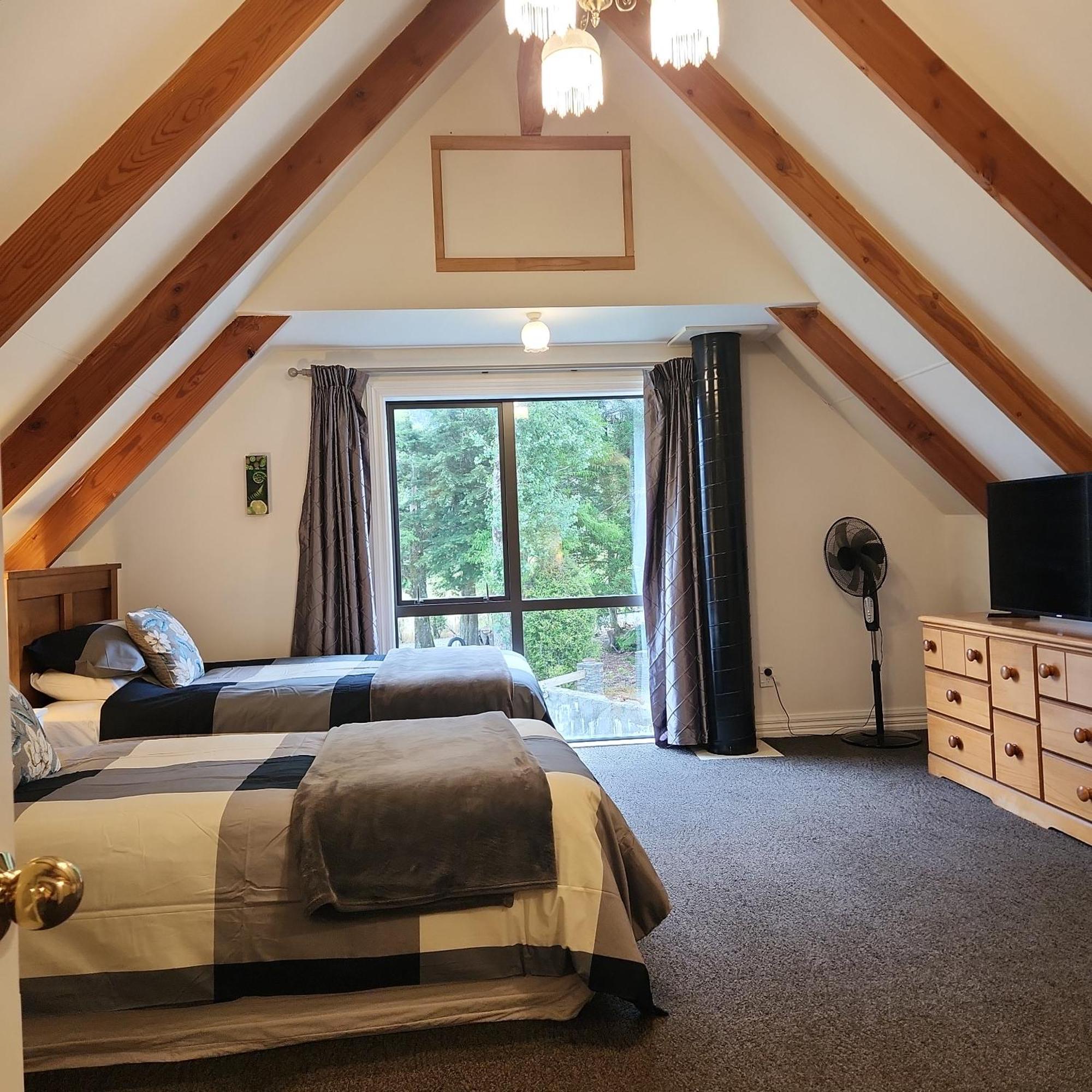 Westholm Lodge Harihari Ngoại thất bức ảnh